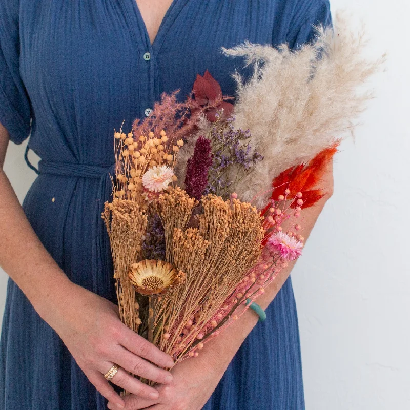 Minimalist knit blankets-Terracotta and Pink Dried Field Bouquet